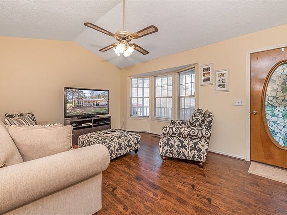 2nd image of 5673 Cheryl Dr