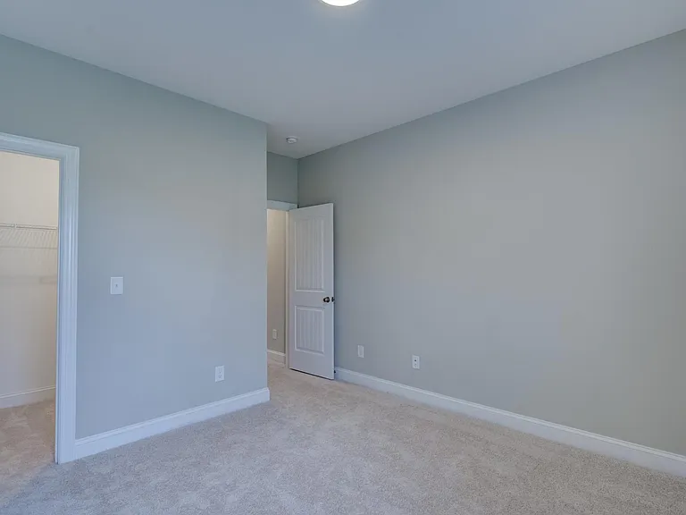 60 Kingsly Dr — Photo 28