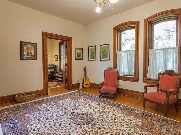 5th image of 1115 Woodlawn Ave