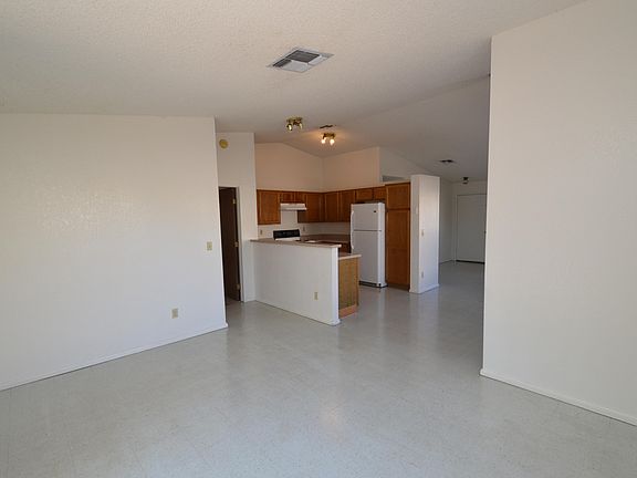 5th image of 5939 S Pin Oak Dr