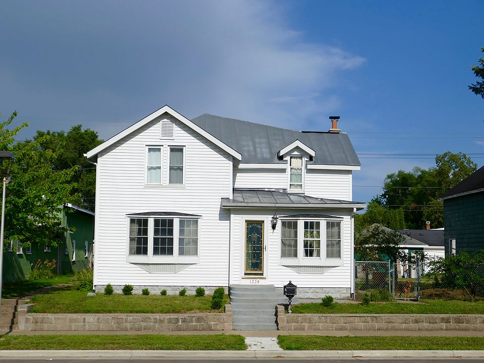 1st image of 1338 Caledonia St