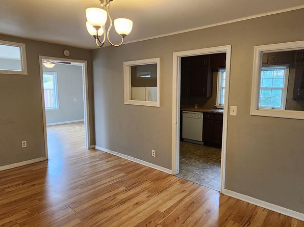 602 W Burlington Ave