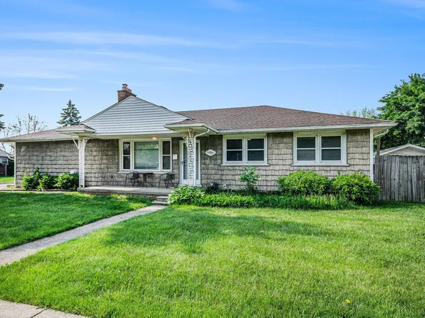 17844 Stephens Dr, Eastpointe, MI 48021