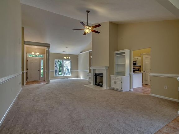 5th image of 9335 Park Dr.