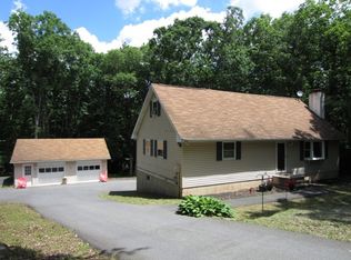 243 Thunderbird Ter, Stroudsburg, PA 18360