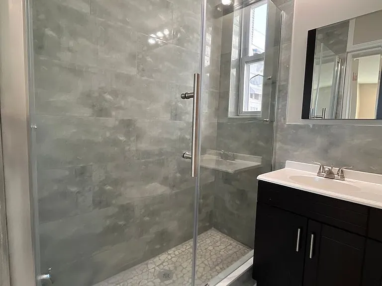 101 S Victoria Ave — Photo 7