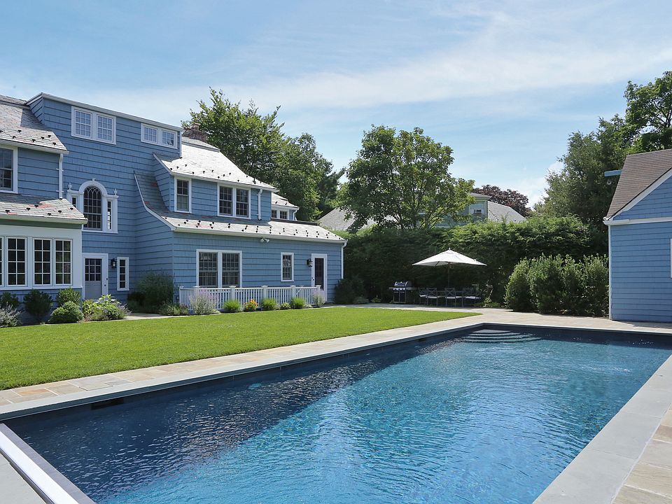 1st image of 84 Larchmont Ave