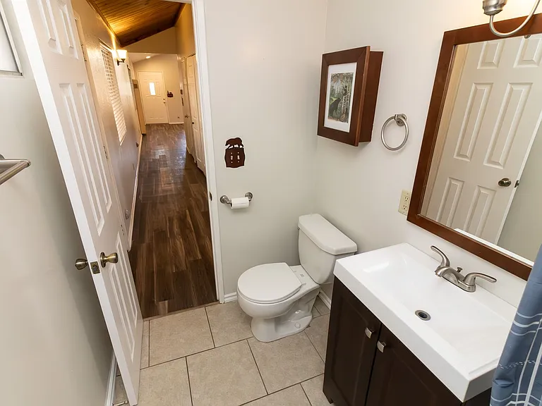 744 E Meadow Ln — Photo 14