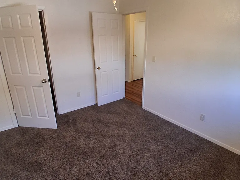 1956 Darrah St #10 — Photo 10