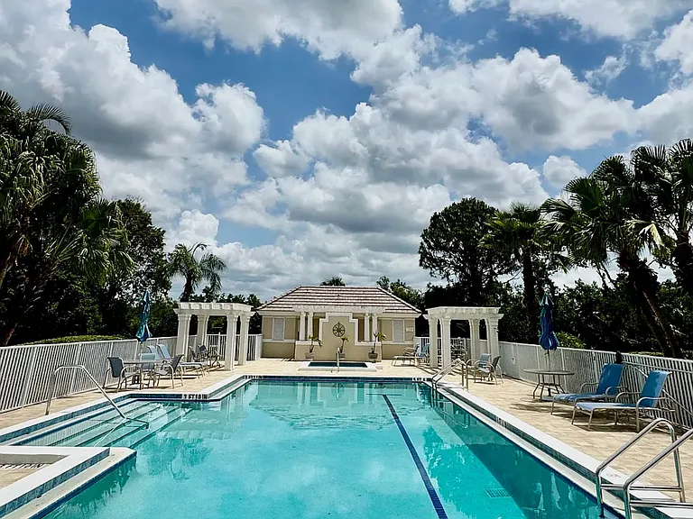 7330 Kensington Ct — Photo 11