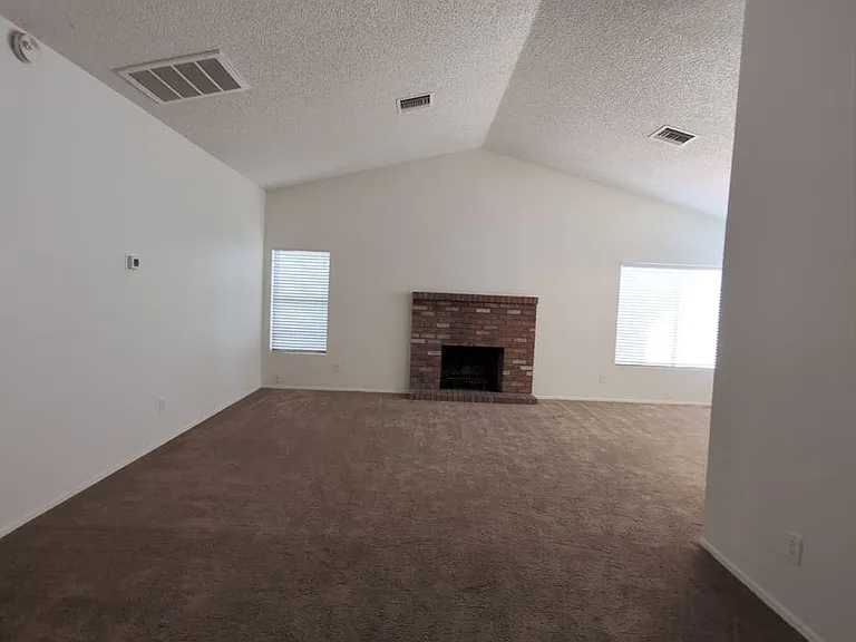 1207 E San Remo Ave — Photo 5