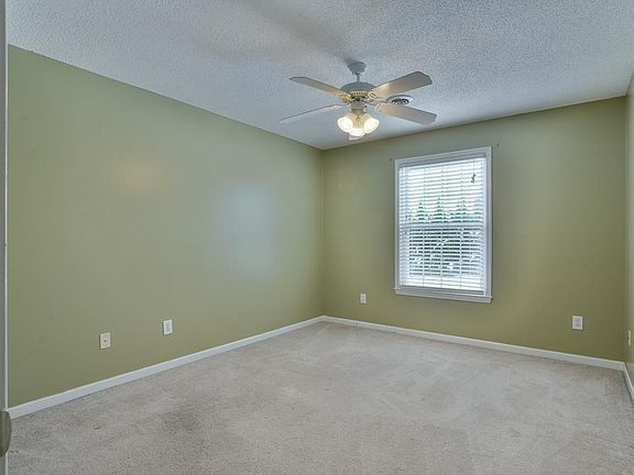 5th image of 698 Allison Rd