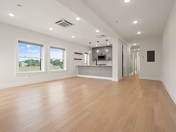 3rd image of 208 Spencer Ave #8