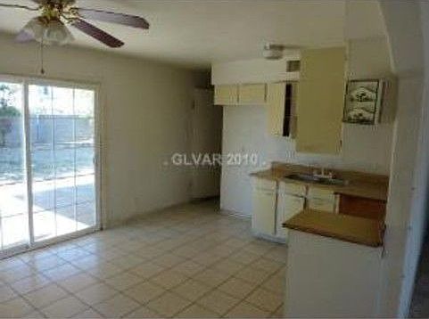 3rd image of 5904 Forrest Hills Ln