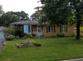 281 Sherrie Ln, Woodbury, MN 55125