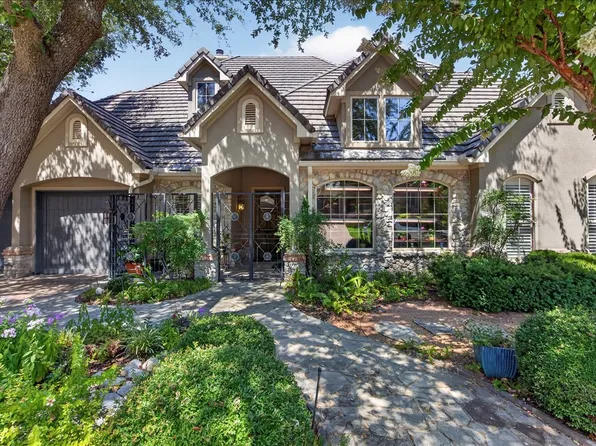 6900 Baltusrol Rd, Fort Worth, TX 76132