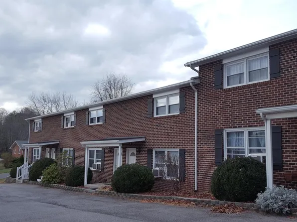 205 Clearview Dr NE #3, Floyd, VA 24091