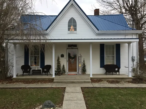 281 E Lake St, Fayetteville, OH 45118