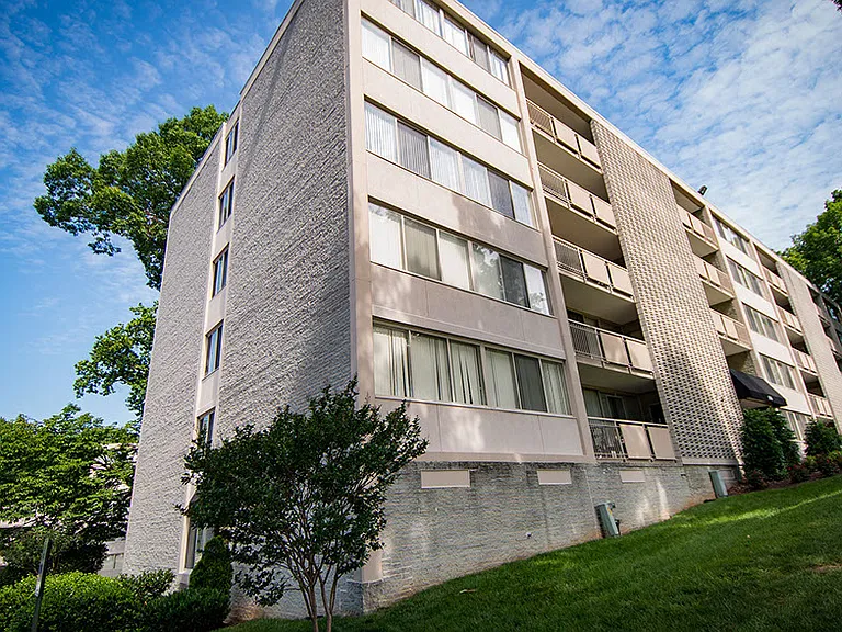 Heritage Park Apartments Building