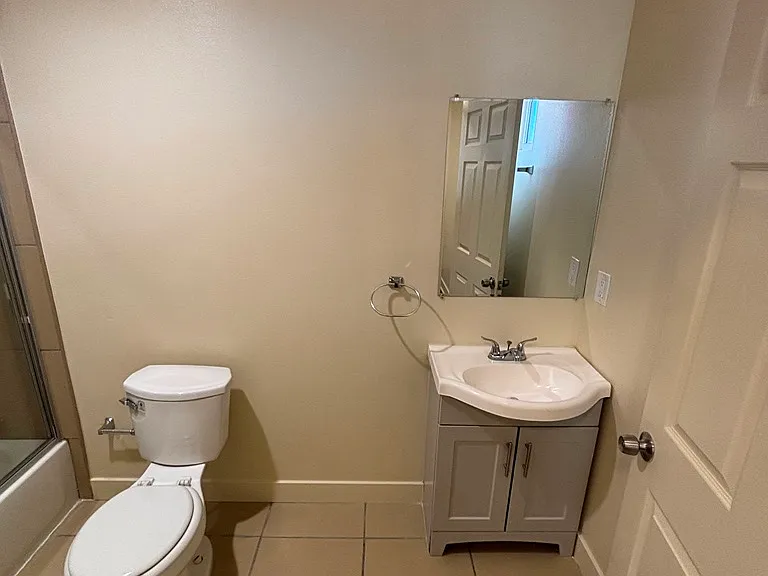 631 1/2 E 116th Pl — Photo 13