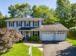 12537 Browns Ferry Rd, Herndon, VA 20170