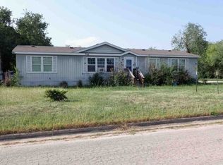 404 W Powell St, Beeville, TX 78102