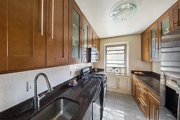 Sold by Real Direct | media 18