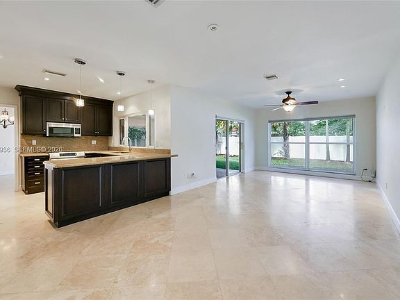 4th image of 6931 Loch Ness Dr
