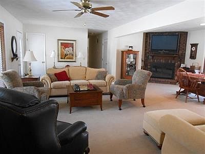 3rd image of 2792 N Delaware Dr