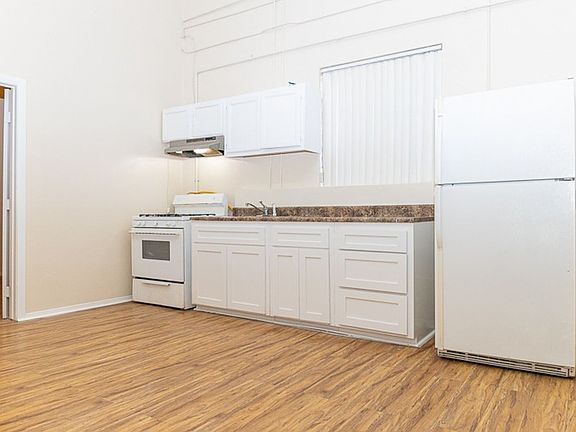 2nd image of 2105-2107 E Cesar E Chavez Ave #9