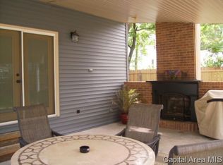 716 W Beecher Ave, Jacksonville, IL 62650