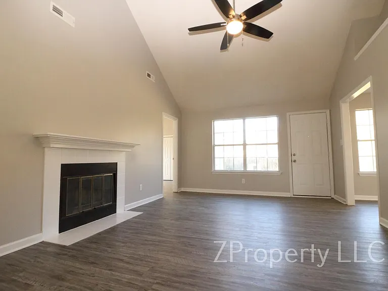 2540 Pioneer Rd SW — Photo 2