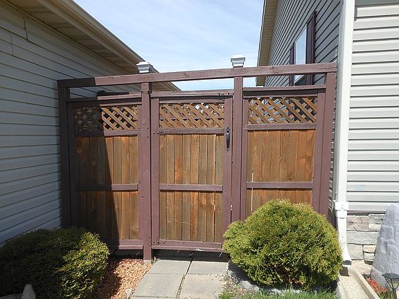 Gate in Front