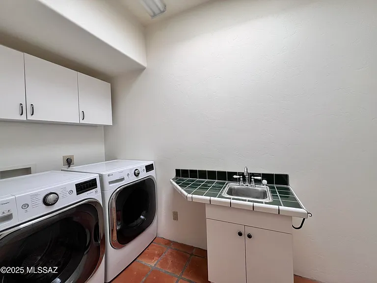 1040 N Wentworth Rd — Photo 38