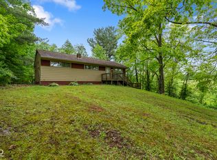 221 W Chester Dr, Ellettsville, IN 47429