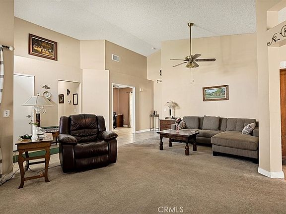 5th image of 625 S Shinecock Dr