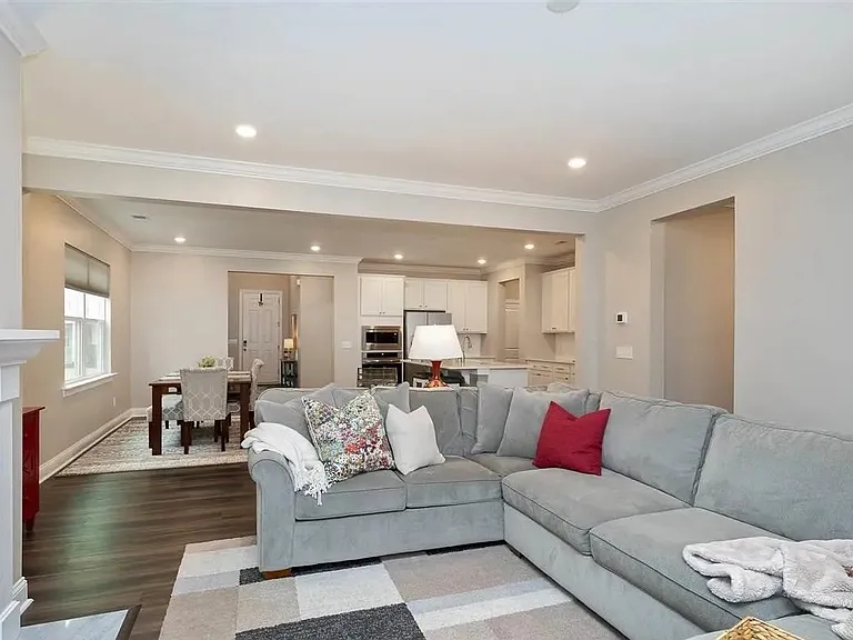 401 Ivy Arbor Way — Photo 10