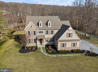 2 Jeunet Ln, Malvern, PA 19355