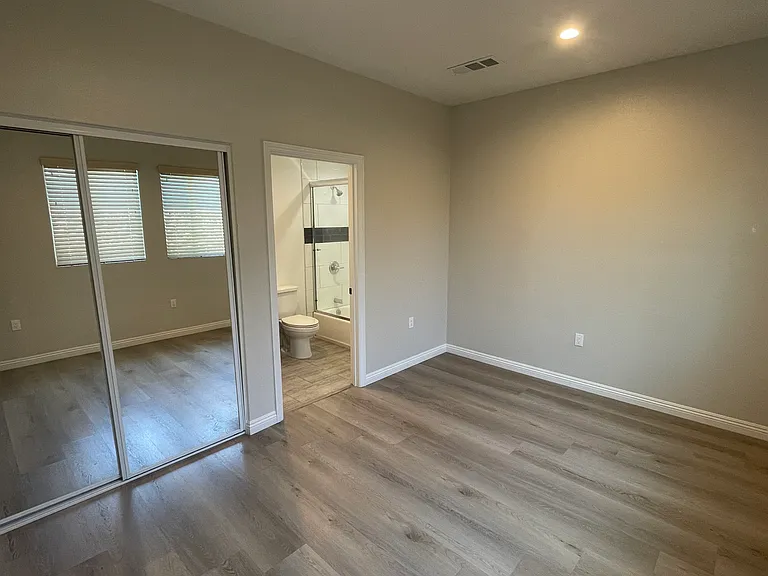 7604 Perry Rd #D — Photo 8