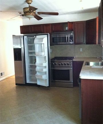 2nd image of 425 Tarrytown Ave