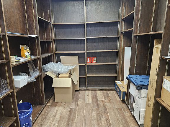 5th image of 2702 12th Ave S #6