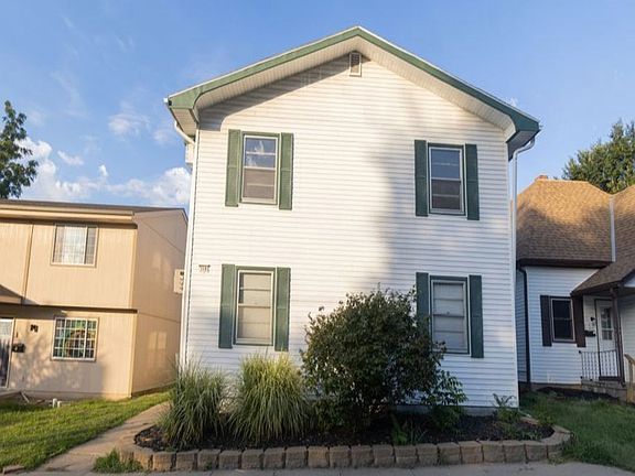 2nd image of 119 S 1st St APT 2