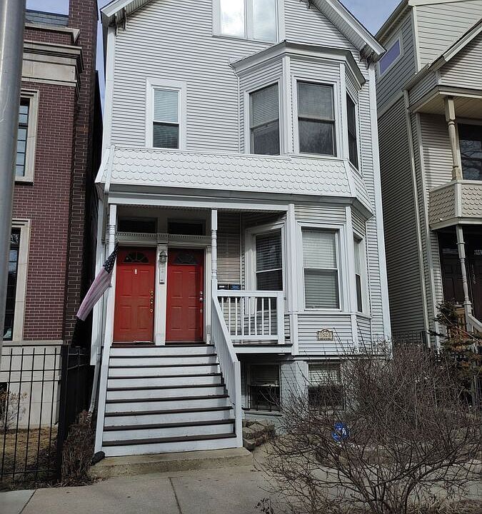 1st image of 1528 W Wellington Ave #1