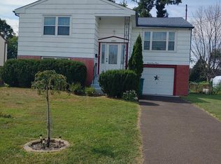 2840 Carter Rd, Trevose, PA 19053