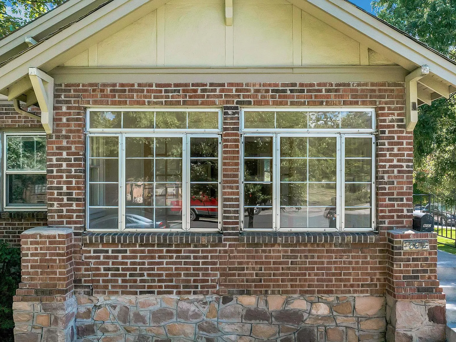 5 bed, 1670 sqft, $9,861 — Photo 4