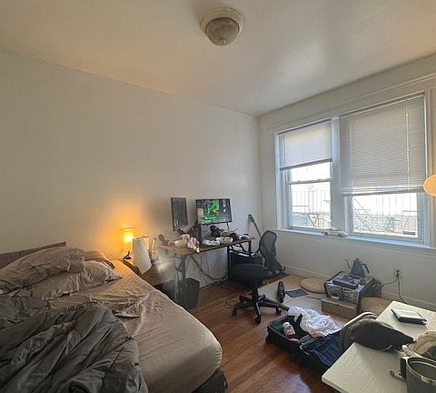 3rd image of 145 Park Dr #15