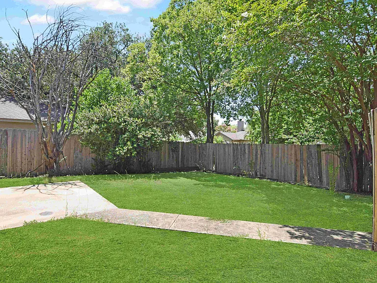4514 Lone Star Trl — Photo 18