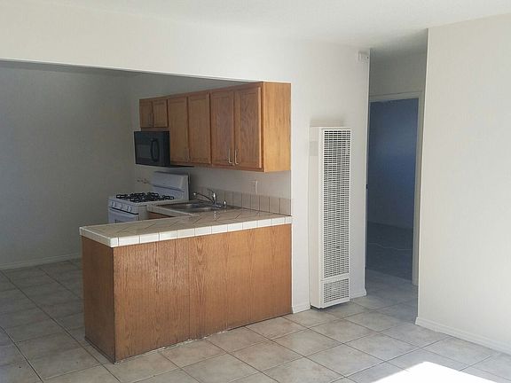 4th image of 435 Toyne St #A