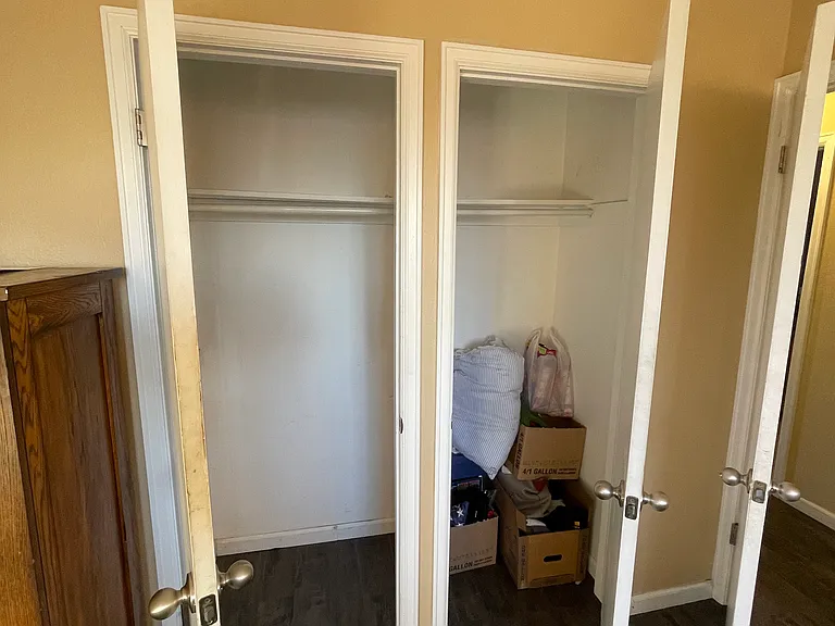 1123 S Oakland St — Photo 3