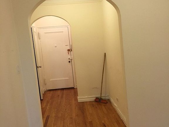 4th image of 4115 44th St APT 4H